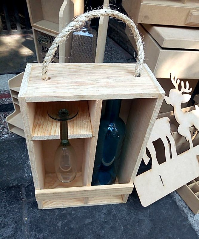 Caja de madera para vino con asa de cuerda